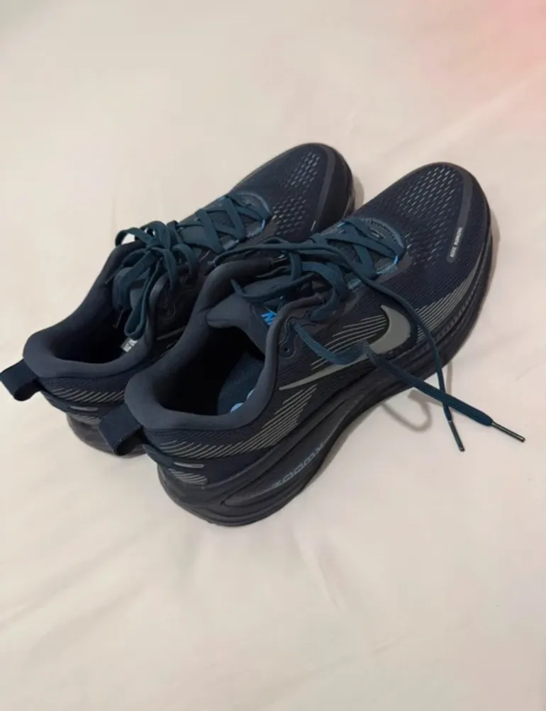 Used Nike Vomero 18 bike — image 5 of 6