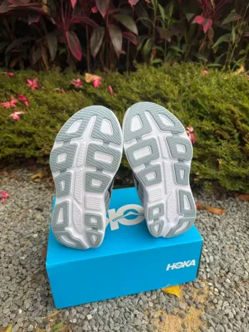 Used Hoka Bondi 9 bike — image 4 of 5