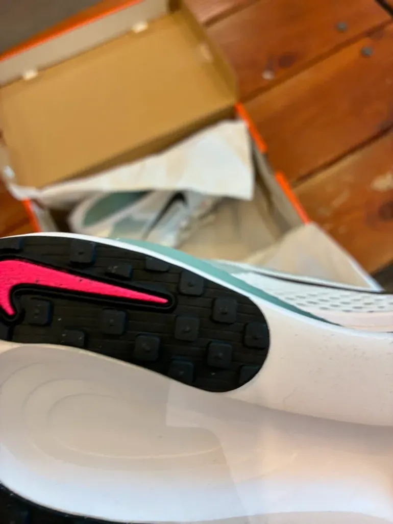 Used Nike Vomero 18 bike — image 4 of 8