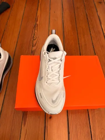 Brugt Nike Vomero Plus bike — billede 2 af 4