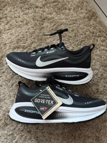 Used Nike Vomero 18 GTX Coretex Running Shoes