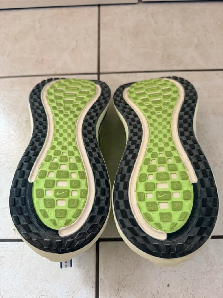 Used Nike Vomero plus bike — image 5 of 5
