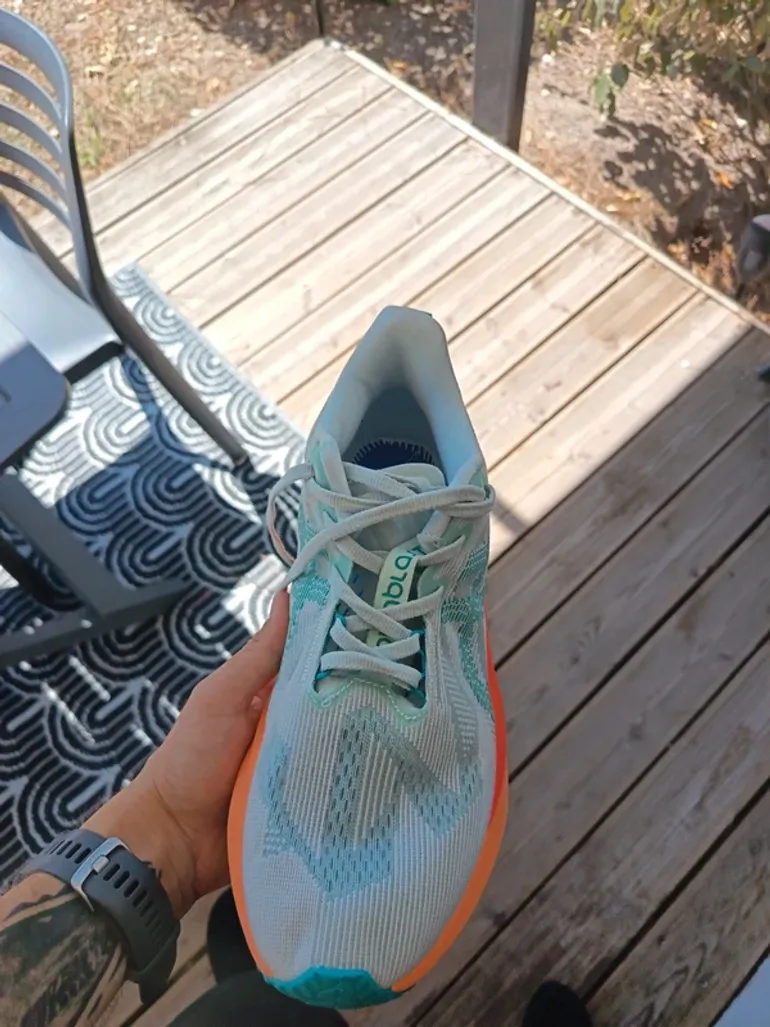 Used Asics Novablast 5 bike — image 3 of 3