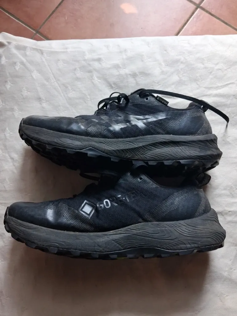Used Asics Gel Trabuco 12 GTX bike — image 5 of 9