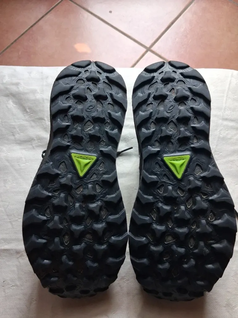 Used Asics Gel Trabuco 12 GTX bike — image 4 of 9