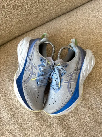 Used Asics Gel Novablast 4 Running Shoes