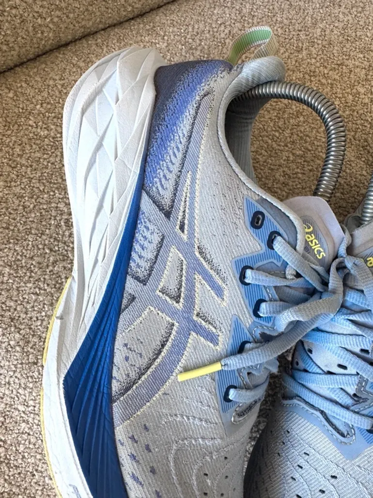 Gebrauchtes Asics Gel Novablast 4 bike — Bild 2 von 12