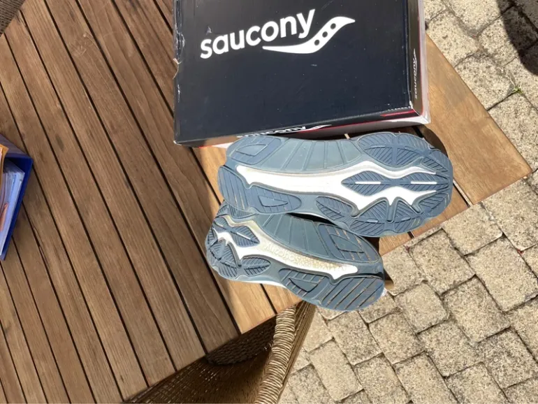 Used Saucony Running Shoes bike — image 5 of 5
