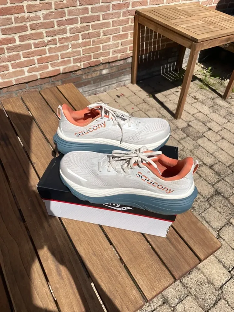 Used Saucony Running Shoes bike — image 2 of 5