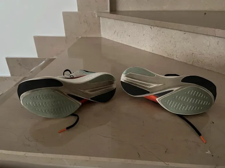 Używany Saucony Endorphin Elite 2 bike — zdjęcie 4 z 4