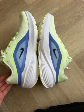 Used Nike Running Shoes bike — image 2 of 4
