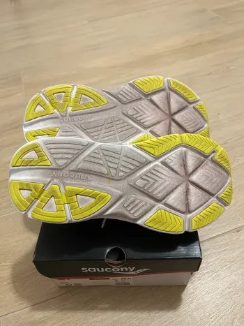 Used Saucony Guide 18 bike — image 8 of 8