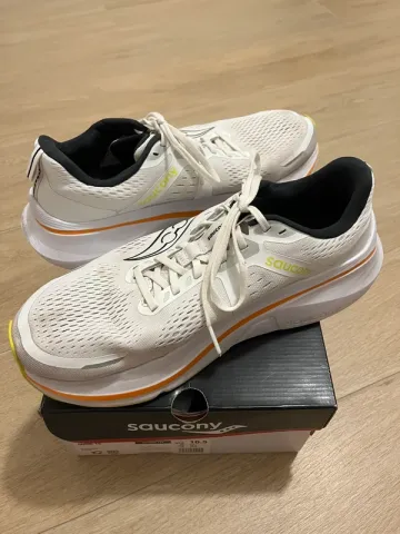 Used Saucony Guide 18 Running Shoes
