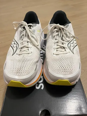 Used Saucony Guide 18 bike — image 7 of 8