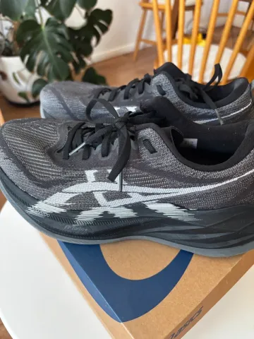 Used Asics Superblast 2 Running Shoes