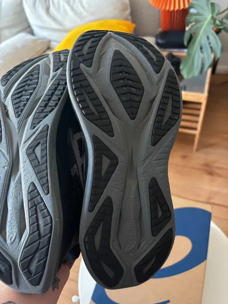 Used Asics Superblast 2 bike — image 3 of 7