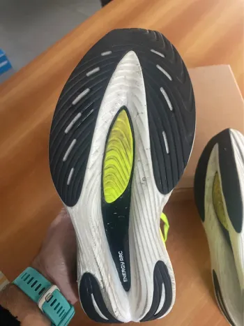 Použité New Balance Supercomp Fuelcel Elite v3 bike — obrázek 6 z 9