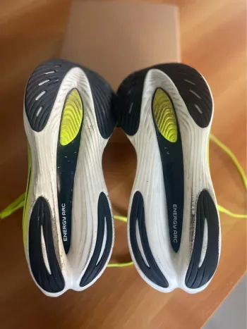 Použité New Balance Supercomp Fuelcel Elite v3 bike — obrázek 7 z 9