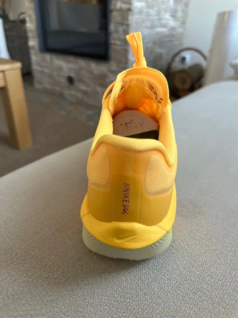 Używany Nike Zoom Fly 6 bike — zdjęcie 4 z 6