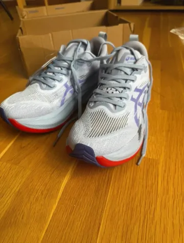Brugt Asics Superblast 2 Paris Running Shoes