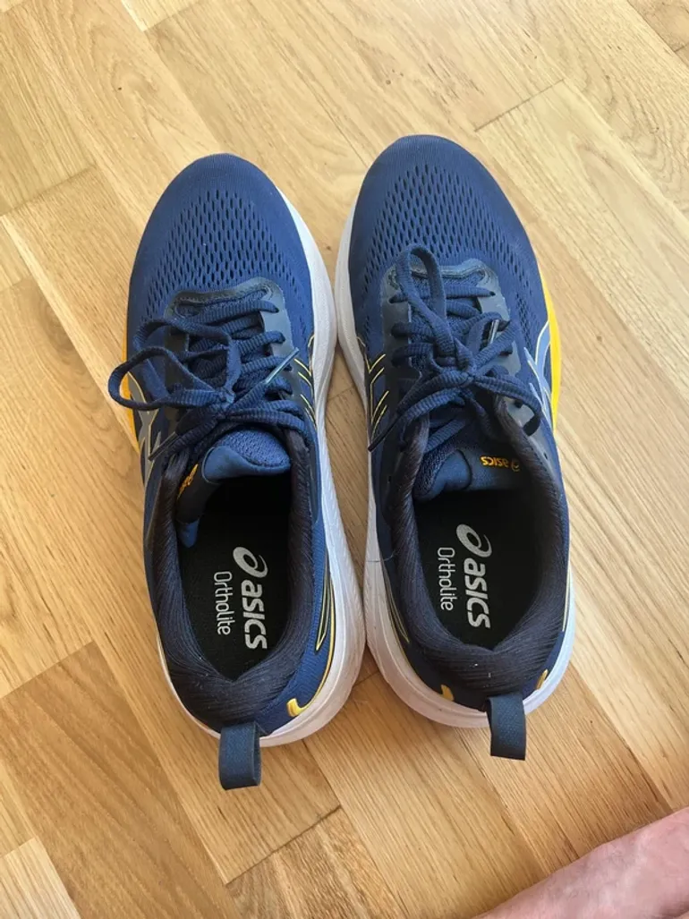 Used Asics FF Blast Pure Gel bike — image 3 of 4