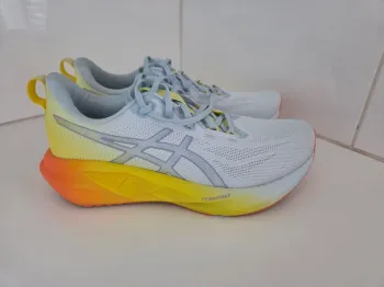 Used Asics Novablast 5 bike — image 2 of 2