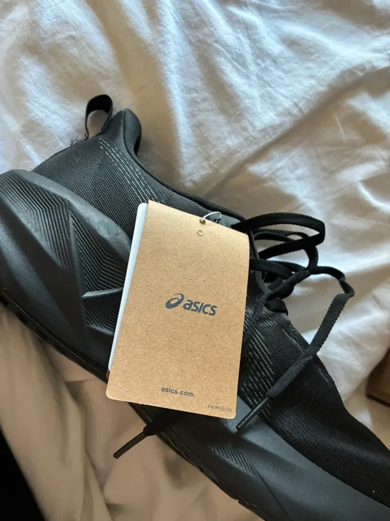 Used Asics Novablast 5 bike — image 2 of 5