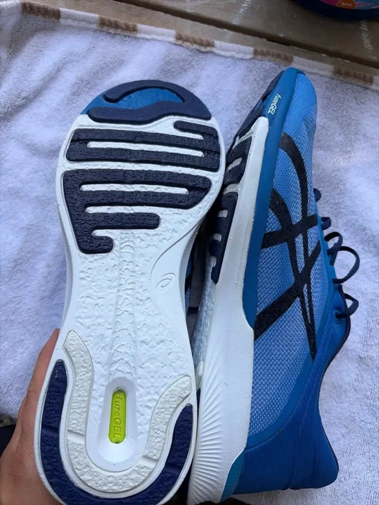 Used Asics FuzeX bike — image 4 of 4