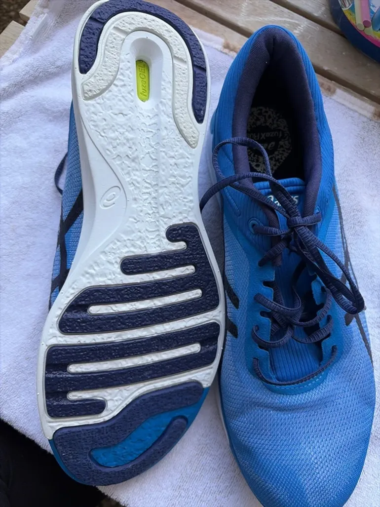 Used Asics FuzeX bike — image 2 of 4