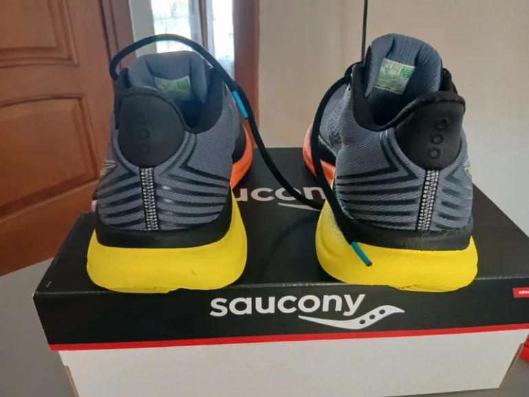 Used Saucony Triumph 23 bike — image 3 of 14