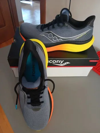 Used Saucony Triumph 23 bike — image 2 of 14