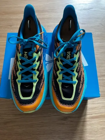 Used Orange Speedgoat 5 Running Shoes