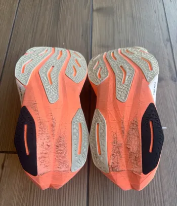 New Balance Fuelcell Rebel v4 bike d'occasion — image 9 sur 9