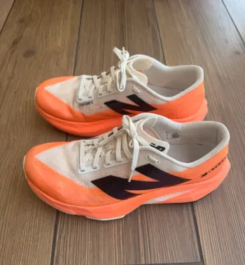 New Balance Fuelcell Rebel v4 bike d'occasion — image 4 sur 9