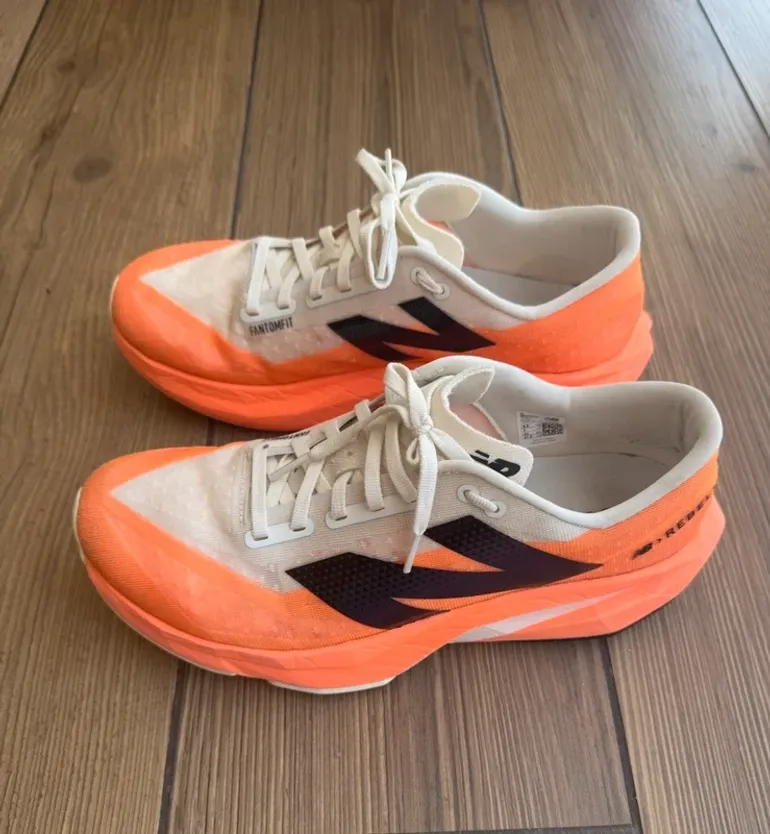 New Balance Fuelcell Rebel v4 bike d'occasion — image 4 sur 9