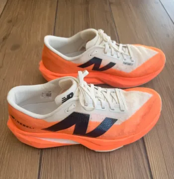 New Balance Fuelcell Rebel v4 bike d'occasion — image 1 sur 9