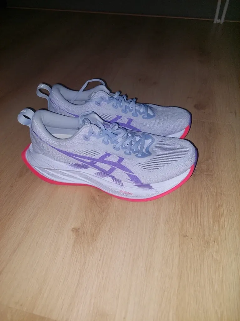 Použité Asics Superblast 2 bike — obrázek 1 z 4