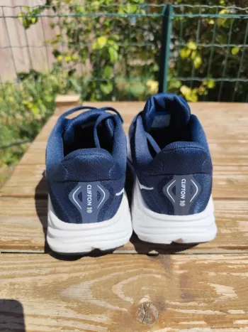 Used Hoka Running Shoes bike — image 3 of 6
