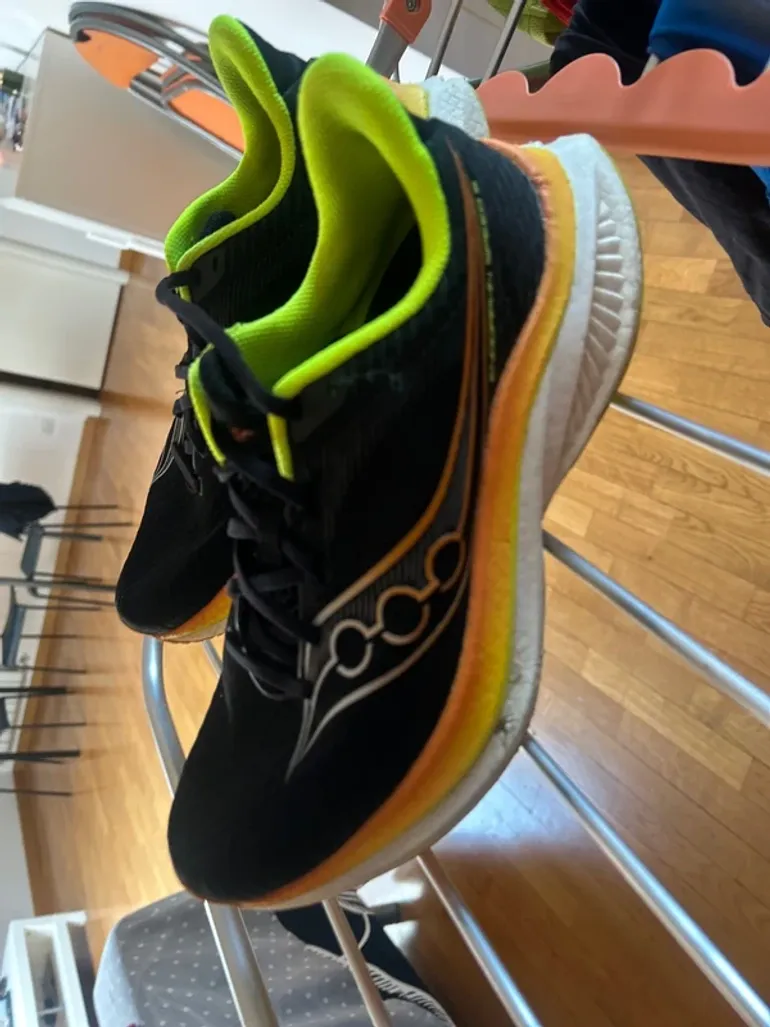 Used Saucony Endorphin Speed 5 bike — image 2 of 12