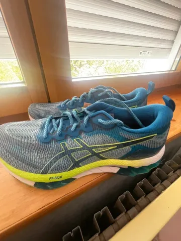 Used Asics Gel Kinsei Blast Running Shoes