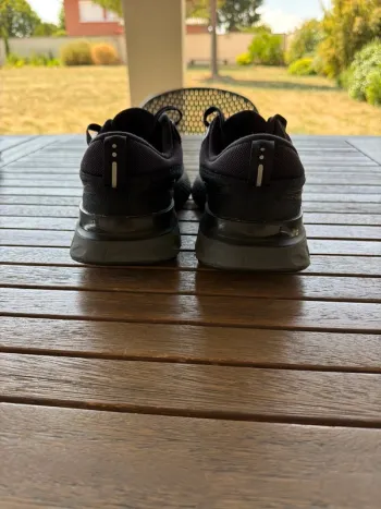 Used Nike React Infinity Flyknit bike — image 4 of 5