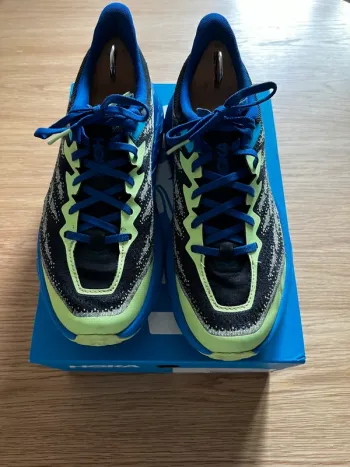 Hoka Speedgoat 5 bike usato — immagine 3 di 9