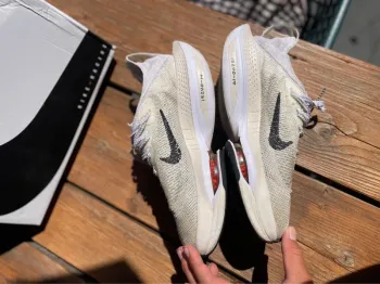 Used Nike Air Zoom Alphafly NEXT% bike — image 3 of 9