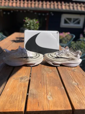 Used Nike Air Zoom Alphafly NEXT% bike — image 1 of 9
