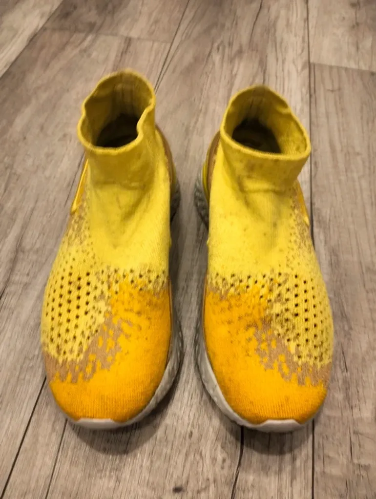 Used Nike Rise React Flyknit bike — image 2 of 3