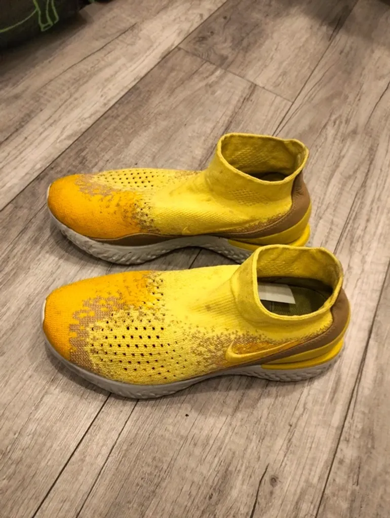 Used Nike Rise React Flyknit bike — image 1 of 3