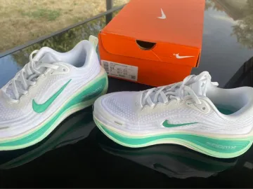 Used Nike Vomero Plus Running Shoes
