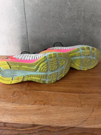 Używany Asics DynaFlyte 3 bike — zdjęcie 3 z 8
