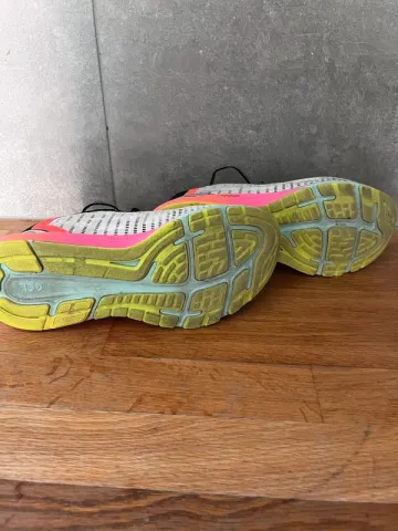 Used Asics DynaFlyte 3 bike — image 3 of 8