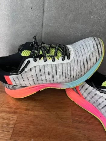 Używany Asics DynaFlyte 3 bike — zdjęcie 4 z 8